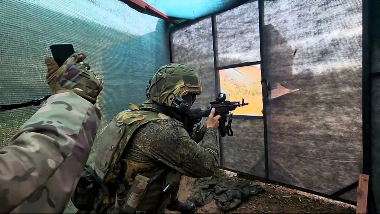 Согласно обновленному календарному плану, с 19 по 22 ноября 2025 года на территории Центрального парка «Патриот» состоится Чемпионат Вооруженных Сил Российской Федерации по армейскому тактико-стрелковому многоборью.